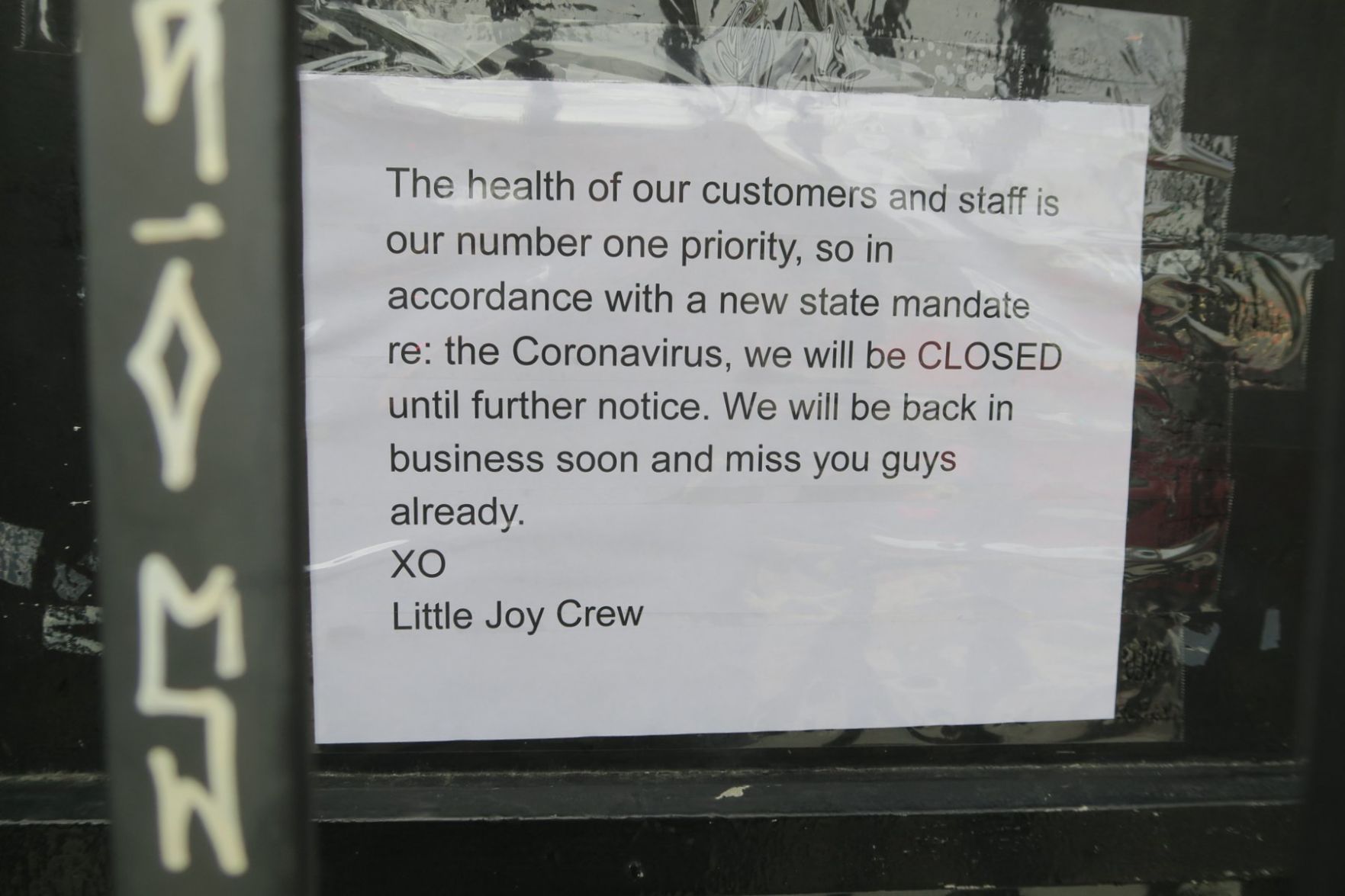 signs of coronavirus closures on restaurants and bars 3-5-2020 6-10-06 PM.JPG